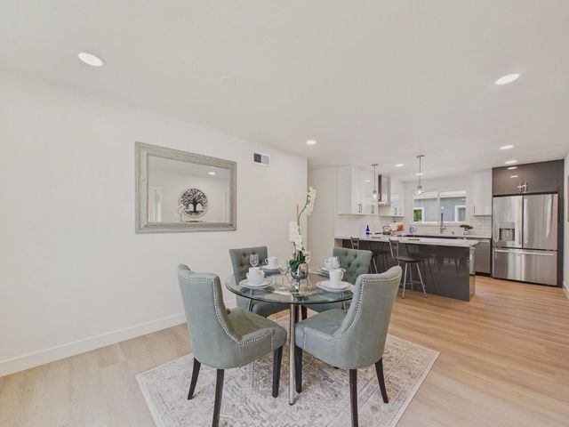 5077 Palmetto Avenue, Pacifica, CA 94044