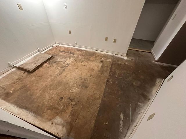 2076 Flanders Road, North Saint Paul, MN 55109