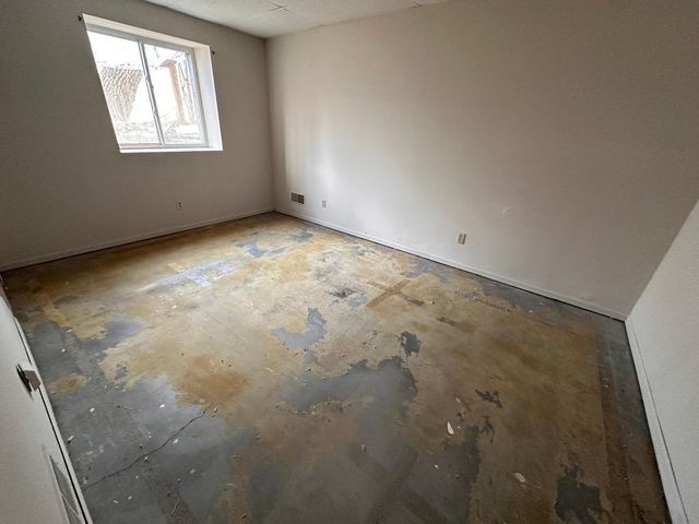 2076 Flanders Road, North Saint Paul, MN 55109