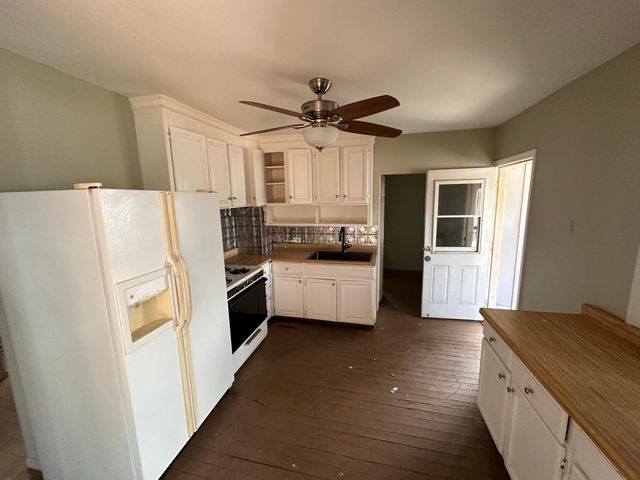 2076 Flanders Road, North Saint Paul, MN 55109