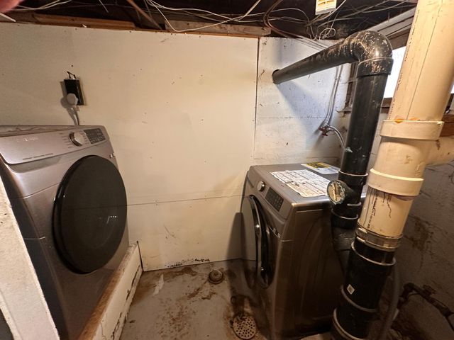 2076 Flanders Road, North Saint Paul, MN 55109