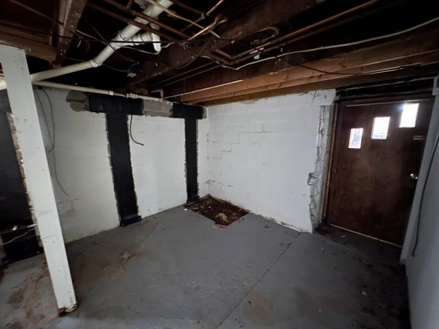 2076 Flanders Road, North Saint Paul, MN 55109