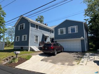 135 Ridgeley Avenue, Fairfield, CT 06825