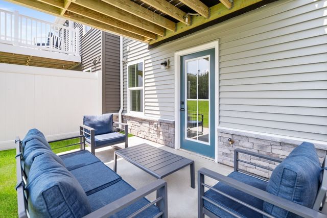 620 Big Bend Ct E, White House, TN 37188