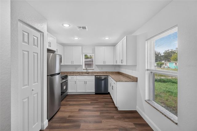 728 HENRY ST, Auburndale, FL 33823