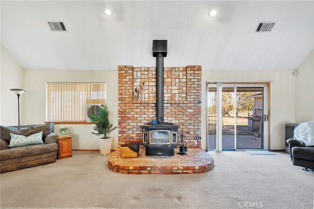 11062 Hollister Road, Oak Hills, CA 92344