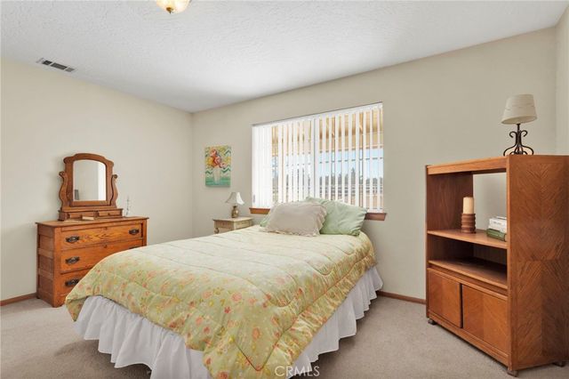 11062 Hollister Road, Oak Hills, CA 92344