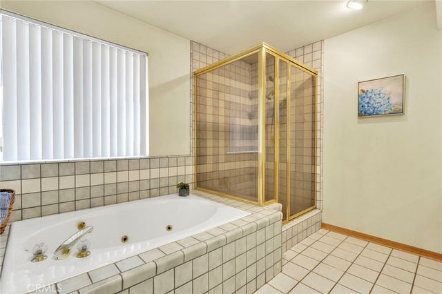 11062 Hollister Road, Oak Hills, CA 92344