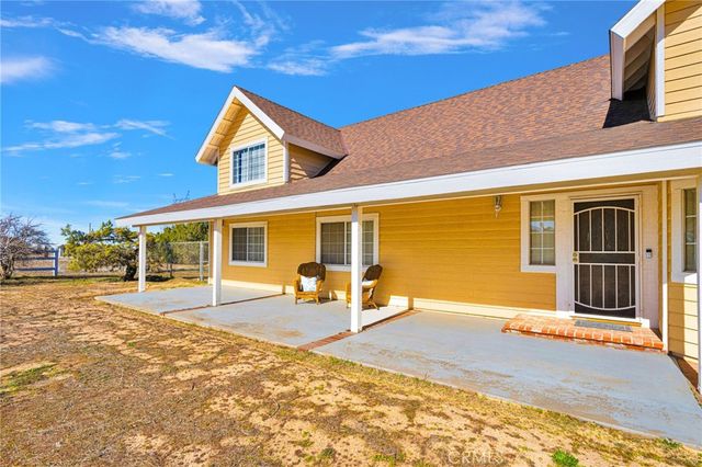 11062 Hollister Road, Oak Hills, CA 92344