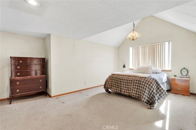 11062 Hollister Road, Oak Hills, CA 92344