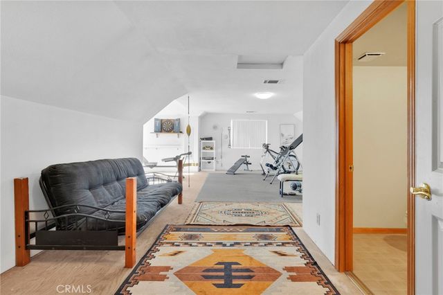 11062 Hollister Road, Oak Hills, CA 92344