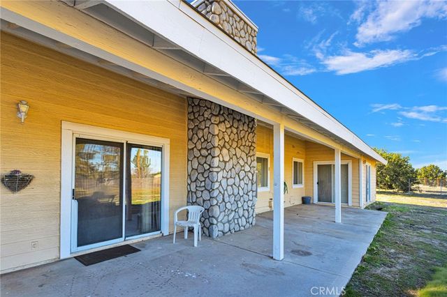 11062 Hollister Road, Oak Hills, CA 92344