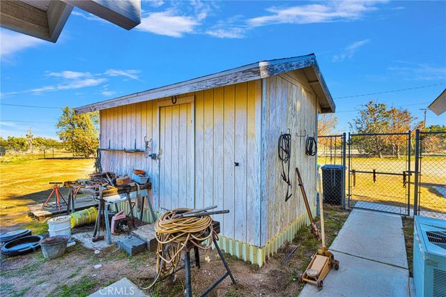 11062 Hollister Road, Oak Hills, CA 92344