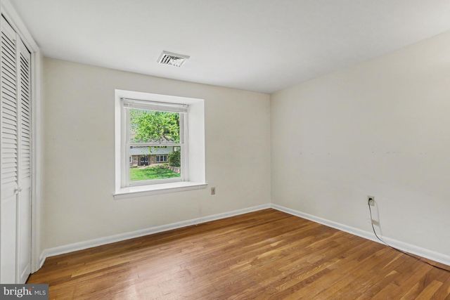 1121 GREEN TREE RD, Harrisburg, PA 17112