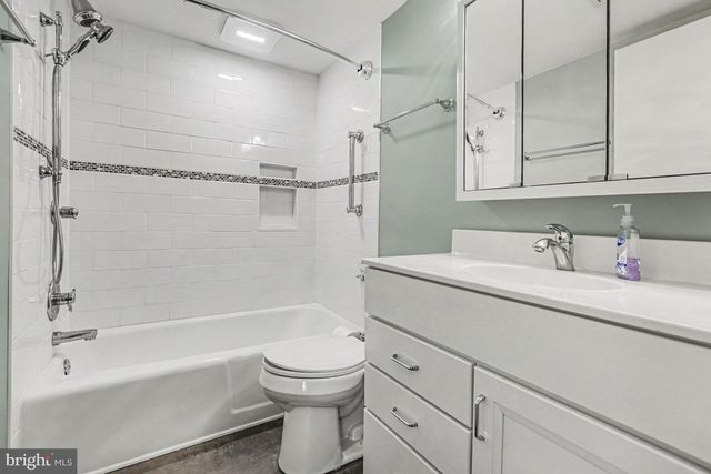 1121 GREEN TREE RD, Harrisburg, PA 17112
