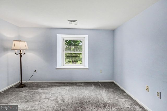 1121 GREEN TREE RD, Harrisburg, PA 17112