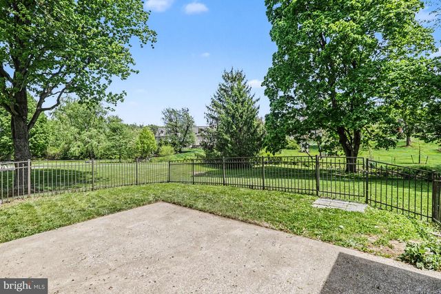 1121 GREEN TREE RD, Harrisburg, PA 17112