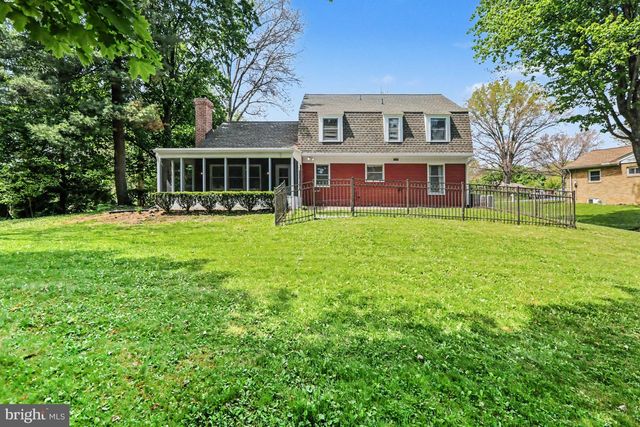 1121 GREEN TREE RD, Harrisburg, PA 17112