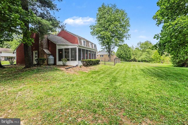 1121 GREEN TREE RD, Harrisburg, PA 17112