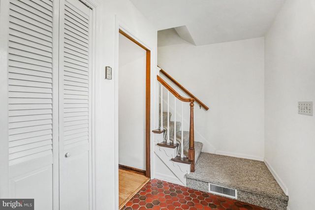 1121 GREEN TREE RD, Harrisburg, PA 17112