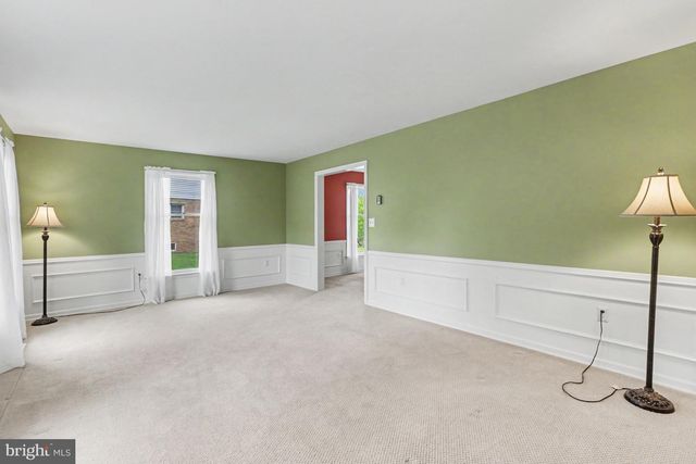1121 GREEN TREE RD, Harrisburg, PA 17112