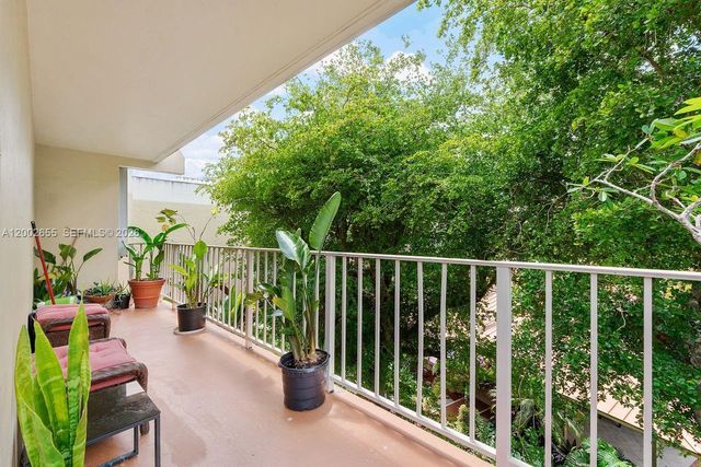 13100 SW 92nd Ave A-PH11, Miami, FL 33176