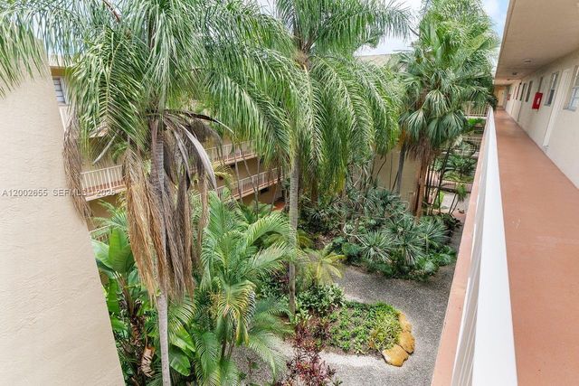 13100 SW 92nd Ave A-PH11, Miami, FL 33176