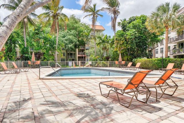 13100 SW 92nd Ave A-PH11, Miami, FL 33176