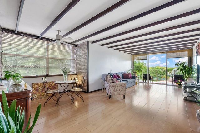 13100 SW 92nd Ave A-PH11, Miami, FL 33176