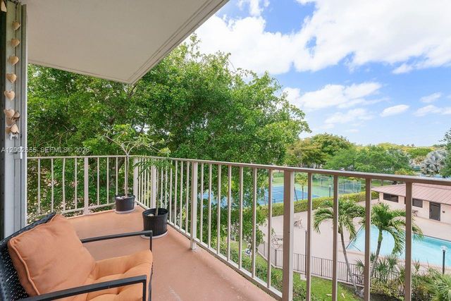 13100 SW 92nd Ave A-PH11, Miami, FL 33176