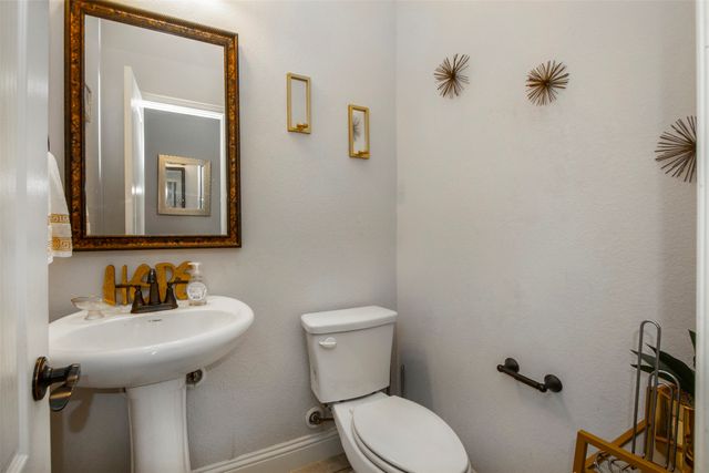 1097 Raptor Road, Alvarado, TX 76009