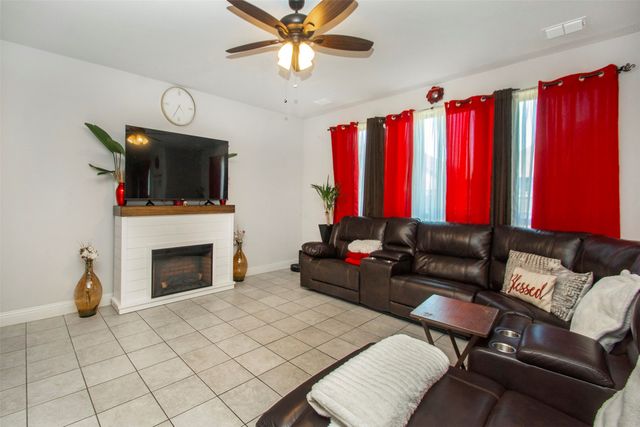 1097 Raptor Road, Alvarado, TX 76009