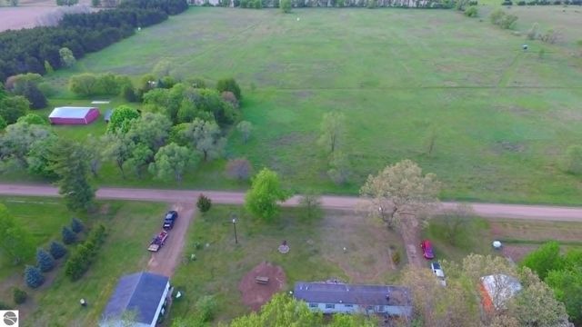 9365 W North County Line Road, Shepherd, MI 48883