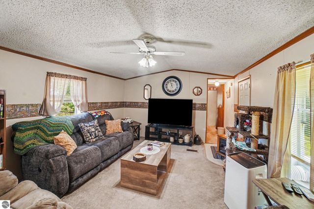 9365 W North County Line Road, Shepherd, MI 48883