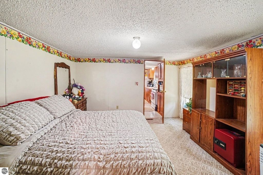 Image 10 of property listing at 9365 W North County Line Road, Shepherd, MI 48883
