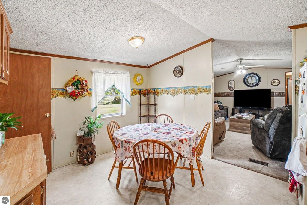 Image 7 of property listing at 9365 W North County Line Road, Shepherd, MI 48883