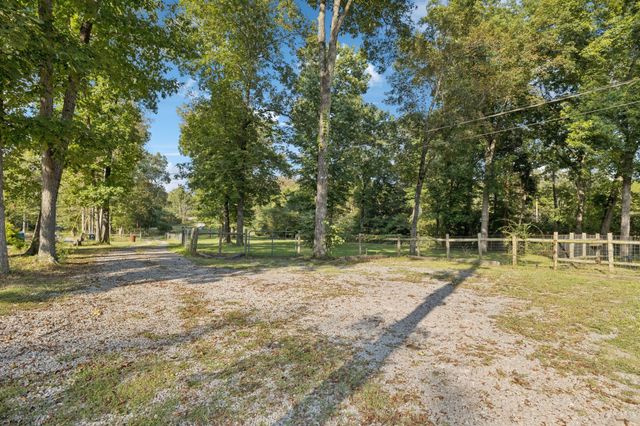 4705 Wildberry Ln, Chapel Hill, TN 37034