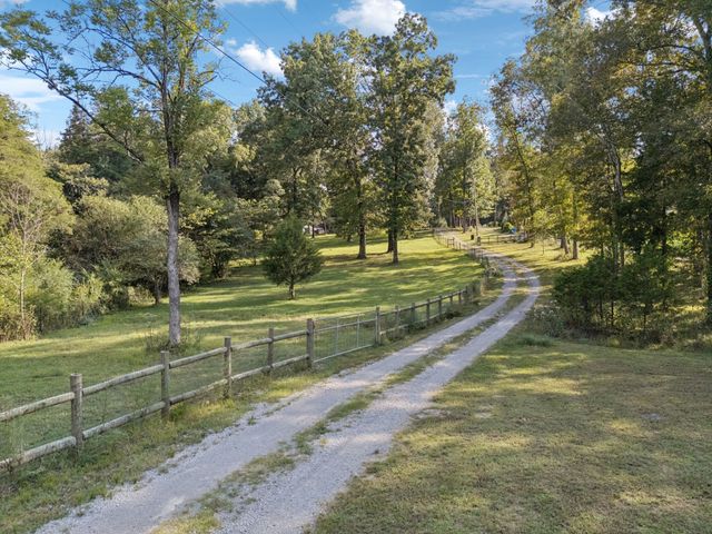 4705 Wildberry Ln, Chapel Hill, TN 37034