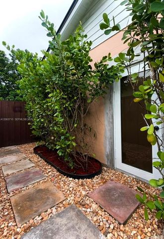 117 NE 115th St 1, Miami, FL 33161