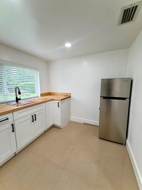 117 NE 115th St 1, Miami, FL 33161