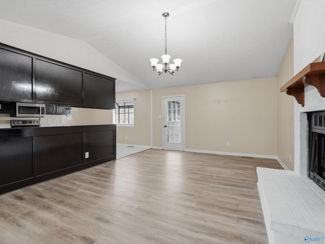 1061 Sandy Springs Road NW, Huntsville, AL 35806