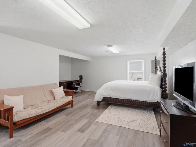 1061 Sandy Springs Road NW, Huntsville, AL 35806