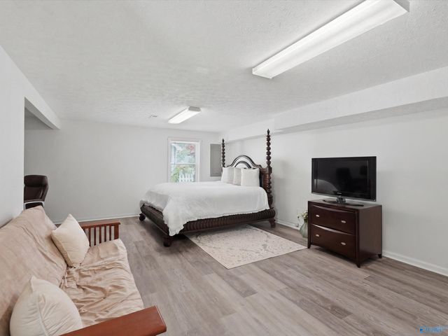 1061 Sandy Springs Road NW, Huntsville, AL 35806