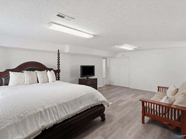 1061 Sandy Springs Road NW, Huntsville, AL 35806