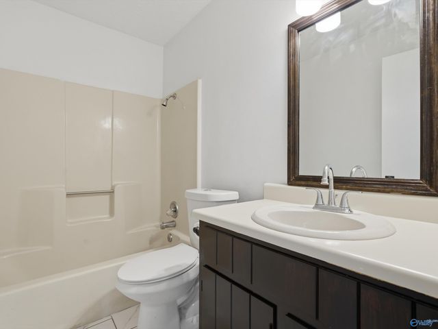 1061 Sandy Springs Road NW, Huntsville, AL 35806