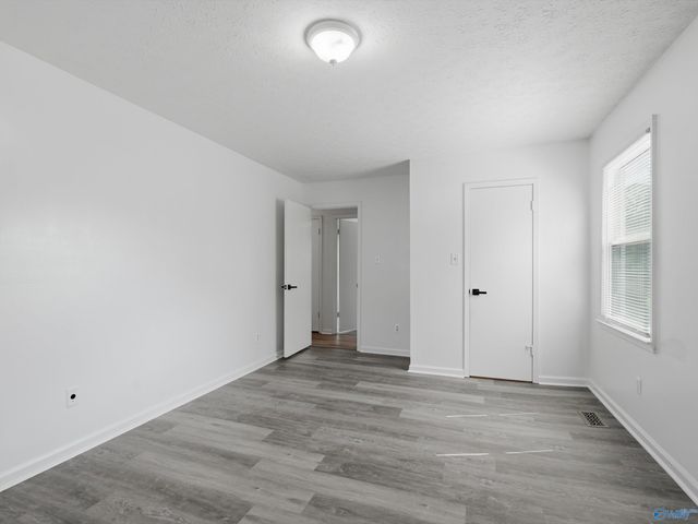 1061 Sandy Springs Road NW, Huntsville, AL 35806