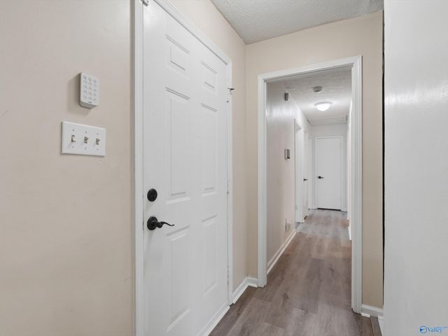1061 Sandy Springs Road NW, Huntsville, AL 35806