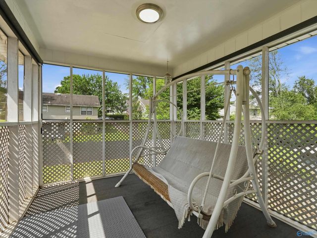 1061 Sandy Springs Road NW, Huntsville, AL 35806