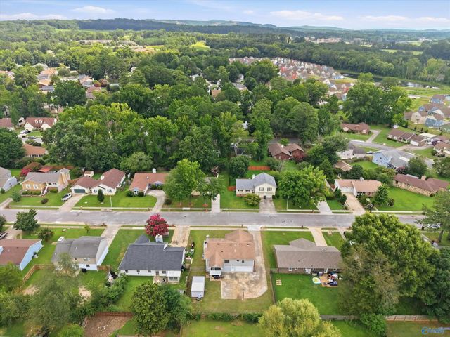 1061 Sandy Springs Road NW, Huntsville, AL 35806