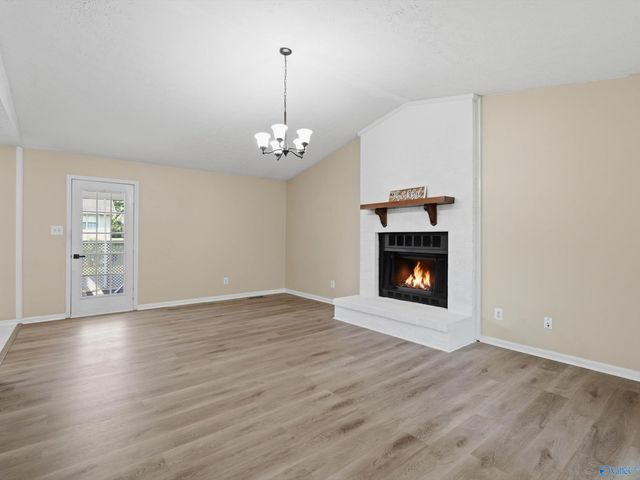 1061 Sandy Springs Road NW, Huntsville, AL 35806
